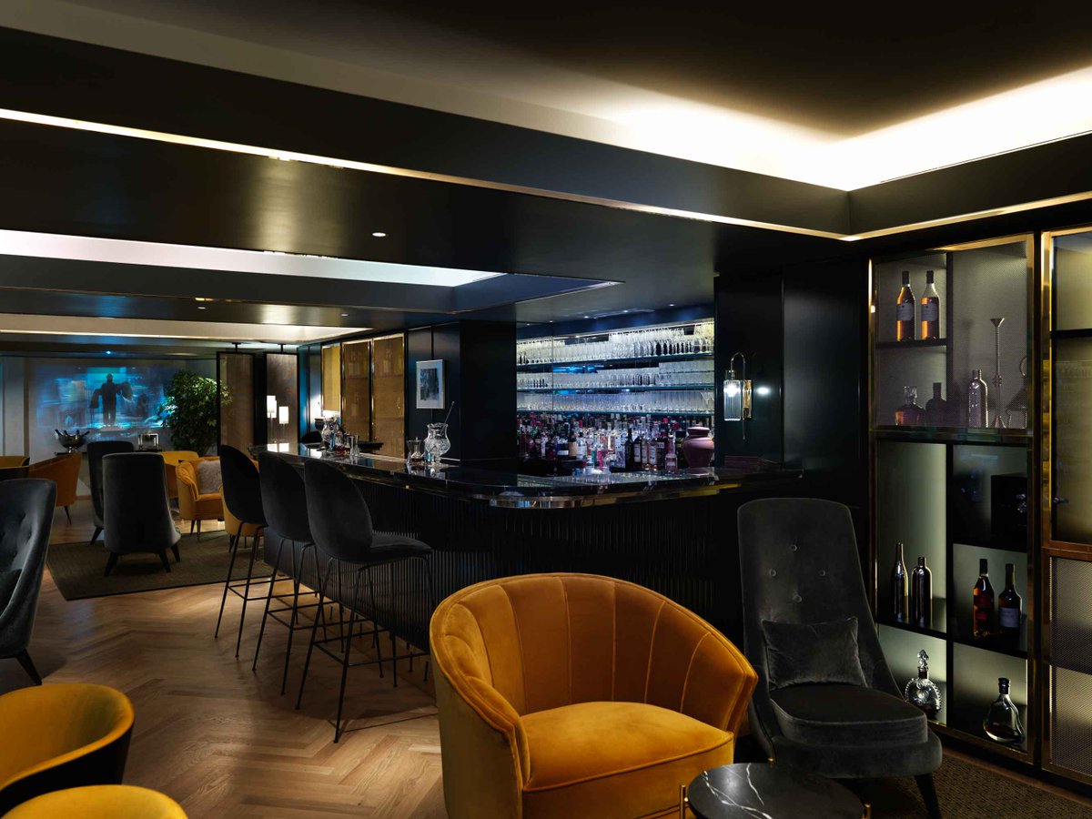 #HappyFriday! Why not join us in the bar to celebrate the weekend 🍸