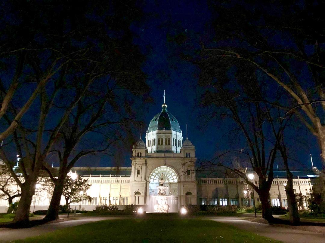 MelbourneDigest's tweet image. Just your average walk through Carlton Gardens... 😍 📷 fal.cn/VJWE #melbourne #photooftheday #royalexhibitionbuilding twtd.by/melbournemuseu…