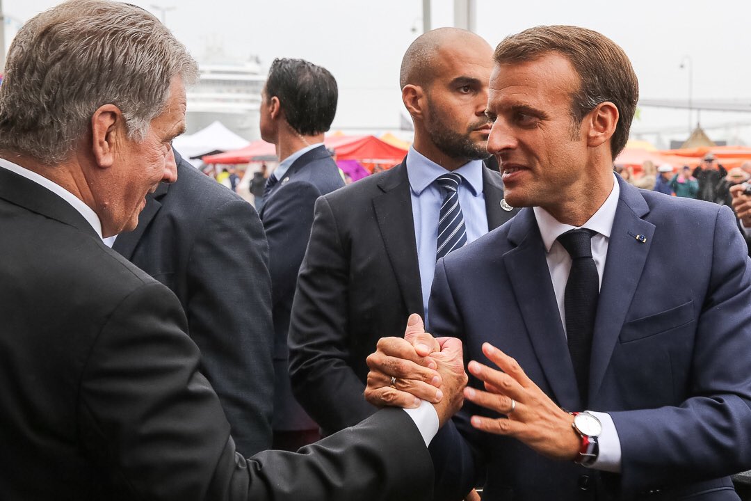 niinisto's tweet photo. Merci Monsieur le Président! Je n’ai pas attendu en vain - la discussion sur comment l’Europe va garantir sa sécurité est finalement entamée. |Odottavan aika oli pitkä - nyt keskustelu siitä, miten Eurooppa itse takaa turvallisuutensa, on vihdoin alkanut! https://t.co/JcV7mWFMdB