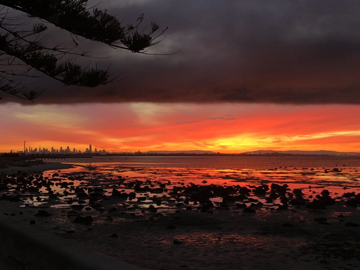 Melbourne CBD in the distance with factory fire smoke adding a nice contrast above the killer sunrise..... thoughts <a href="/MeredithFrost/">Meredith Frost</a>? #nofilter