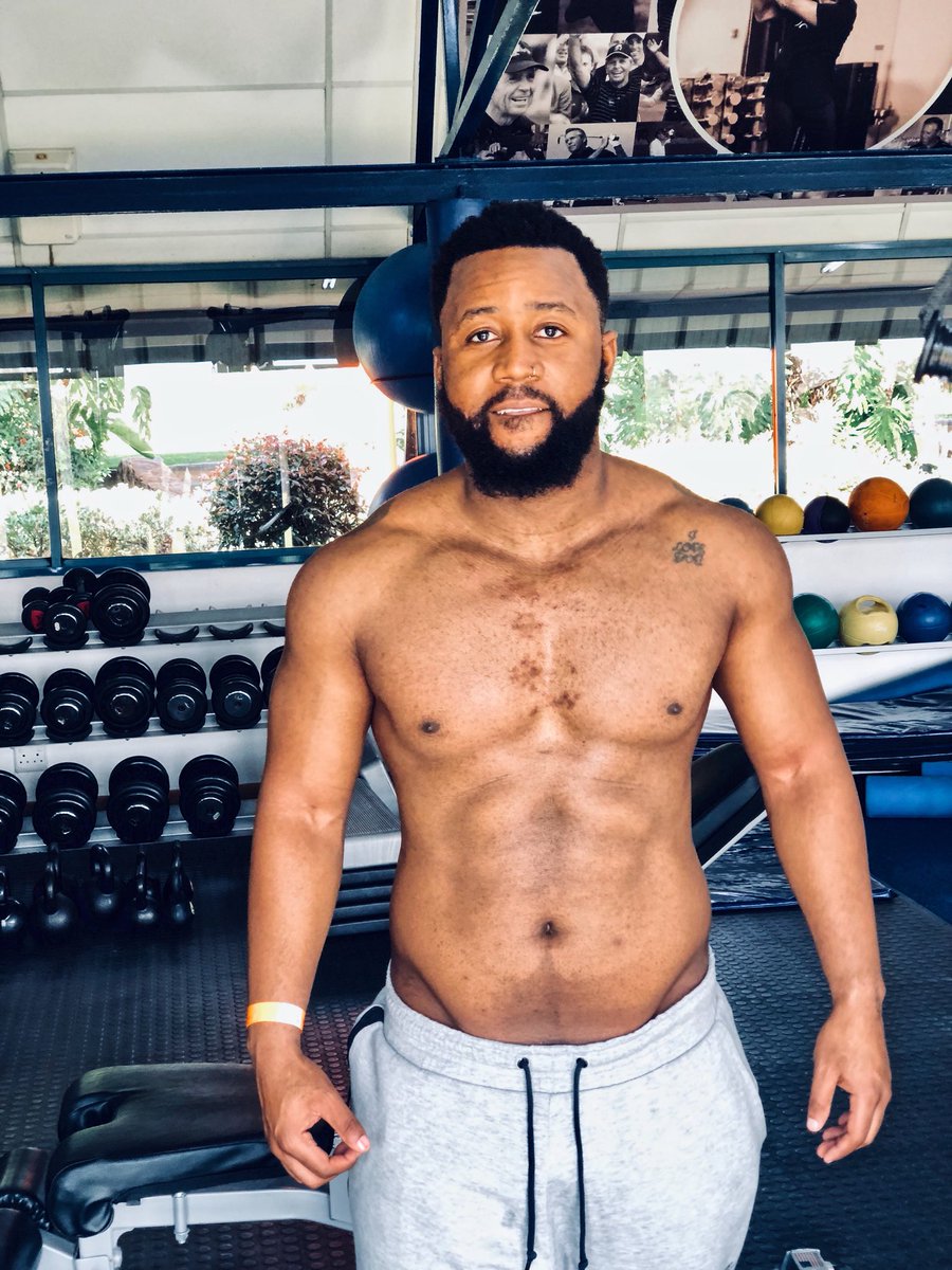 casspernyovest's tweet photo. I didn’t look like this 12 weeks ago. Having friends like .@pearlthusi didn’t make it any easier cause she kept on dissing my boring diet , tryna force me to Relax and have some McDonald’s hahaha!!!  Anyway, time to cut!!! Next phase!!! Another 12 weeks!!! Let’s see!!! What else? https://t.co/Y4whqL9zwa