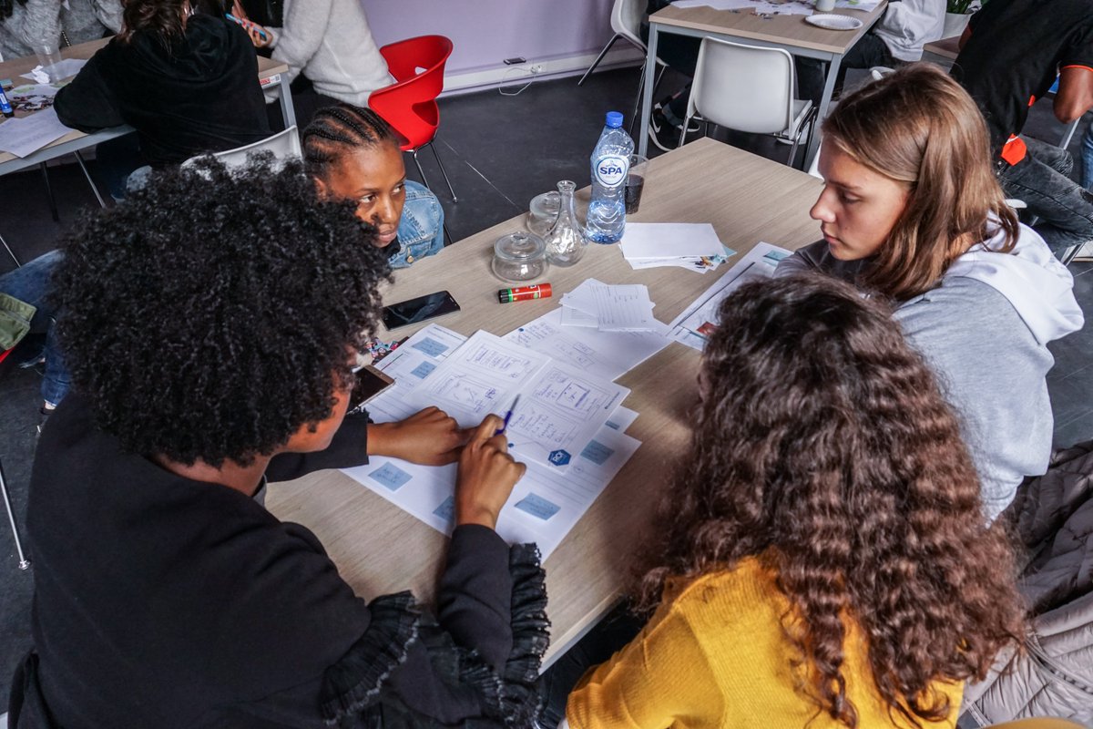 KnightMoves111's tweet image. Yesterday we joined this group of enthusiastic youngsters during the Save Your Hood Summer Camp from #WannaDigitize 👌
We heard a lot of fantastic ideas and helped them create personas, user journeys and paper prototypes! #GetDigitized #servicedesign