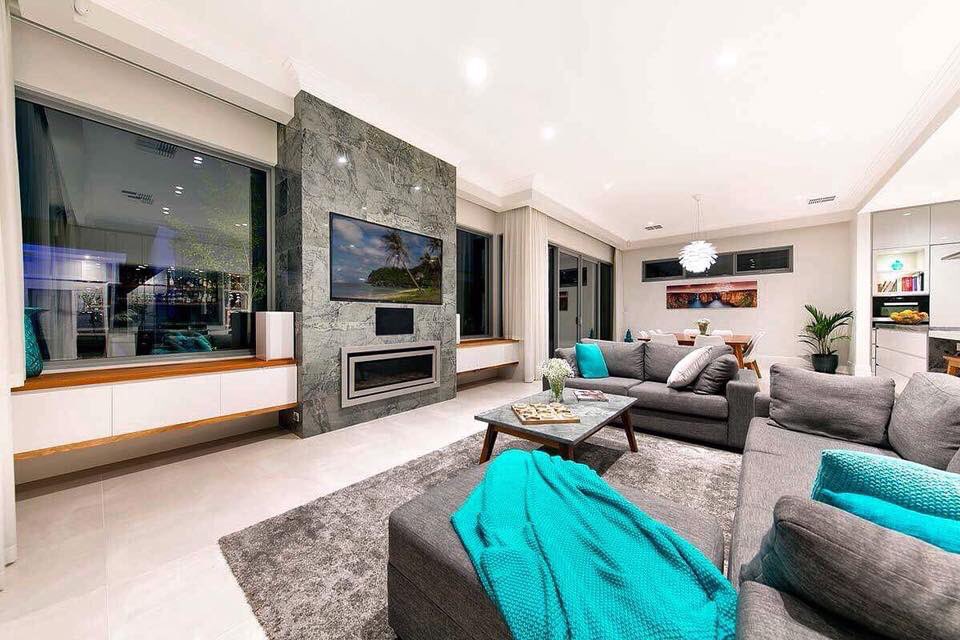 LucraMarble's tweet photo. Awesome home design with high quality marble 👌 #marble #luxury #countertops #blockmarble #slab #stone #art #projec #quary #naturalstone #design #architecture #rainforestmarble #decoration #proje #mermer #doğaltaş #dizayn #istanbul #denizli #turkey #gold #black #white #gray https://t.co/utuJTIhGvm