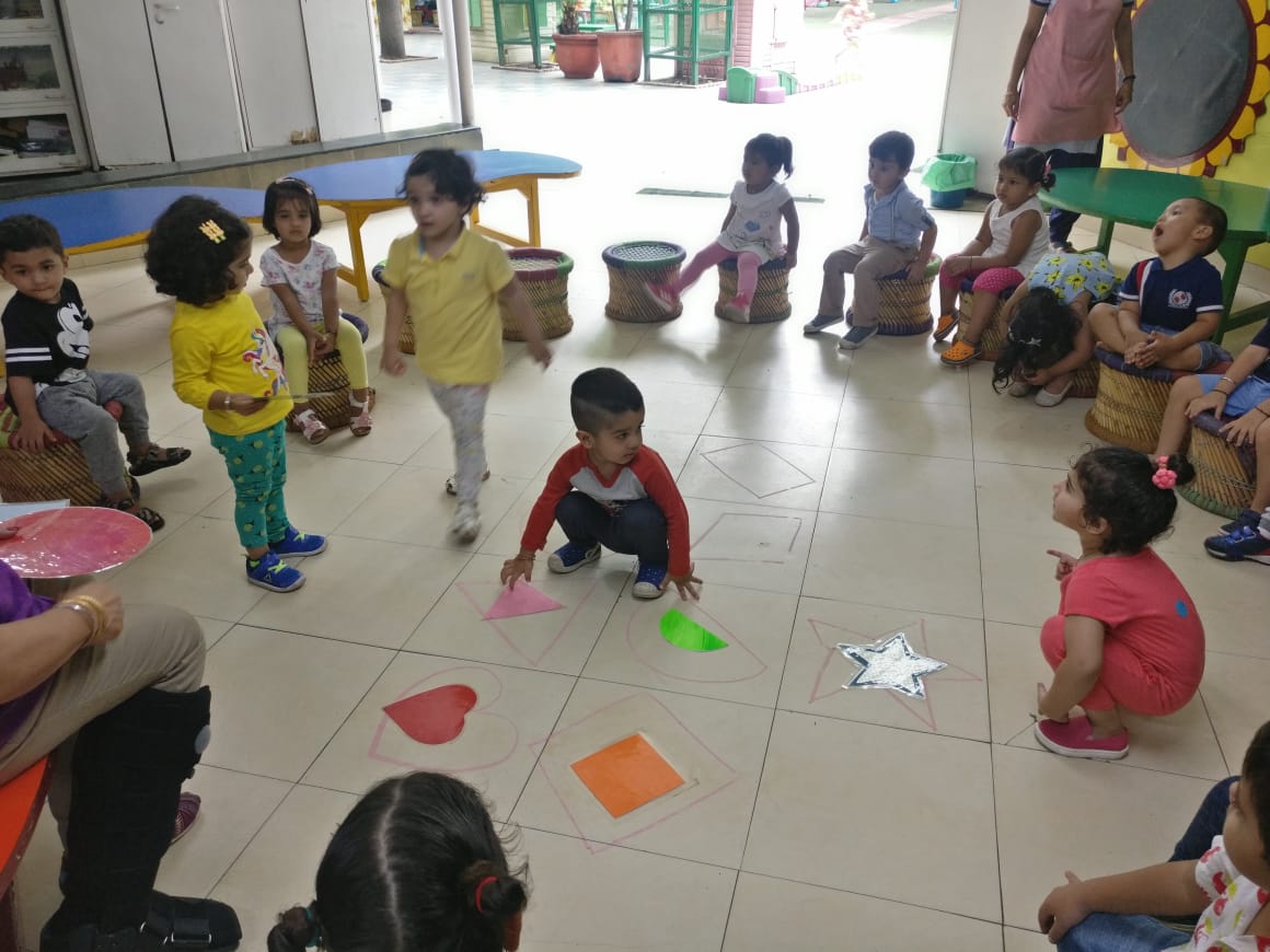 LearningTreeDel's tweet image. Welcome to the world of shapes! Here's a sneak peek into another fun and interactive afternoon @TheLearningTree, where our kids did a great job matching and learning about their favorite shapes and sizes with their bunch of friends.

#TheLearningTree #Thelearningtreedelhi