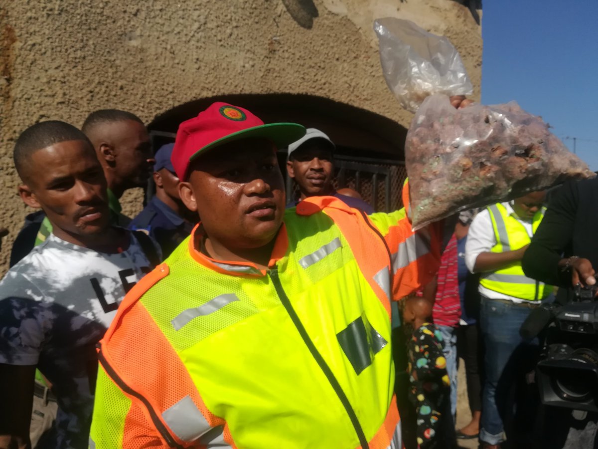City_Ekurhuleni's tweet image. Golden Centre Supermarket rotten and fake goods #CoESiyaqhuba #fakefoodcrackdown #CoEfakefoodcrackdown