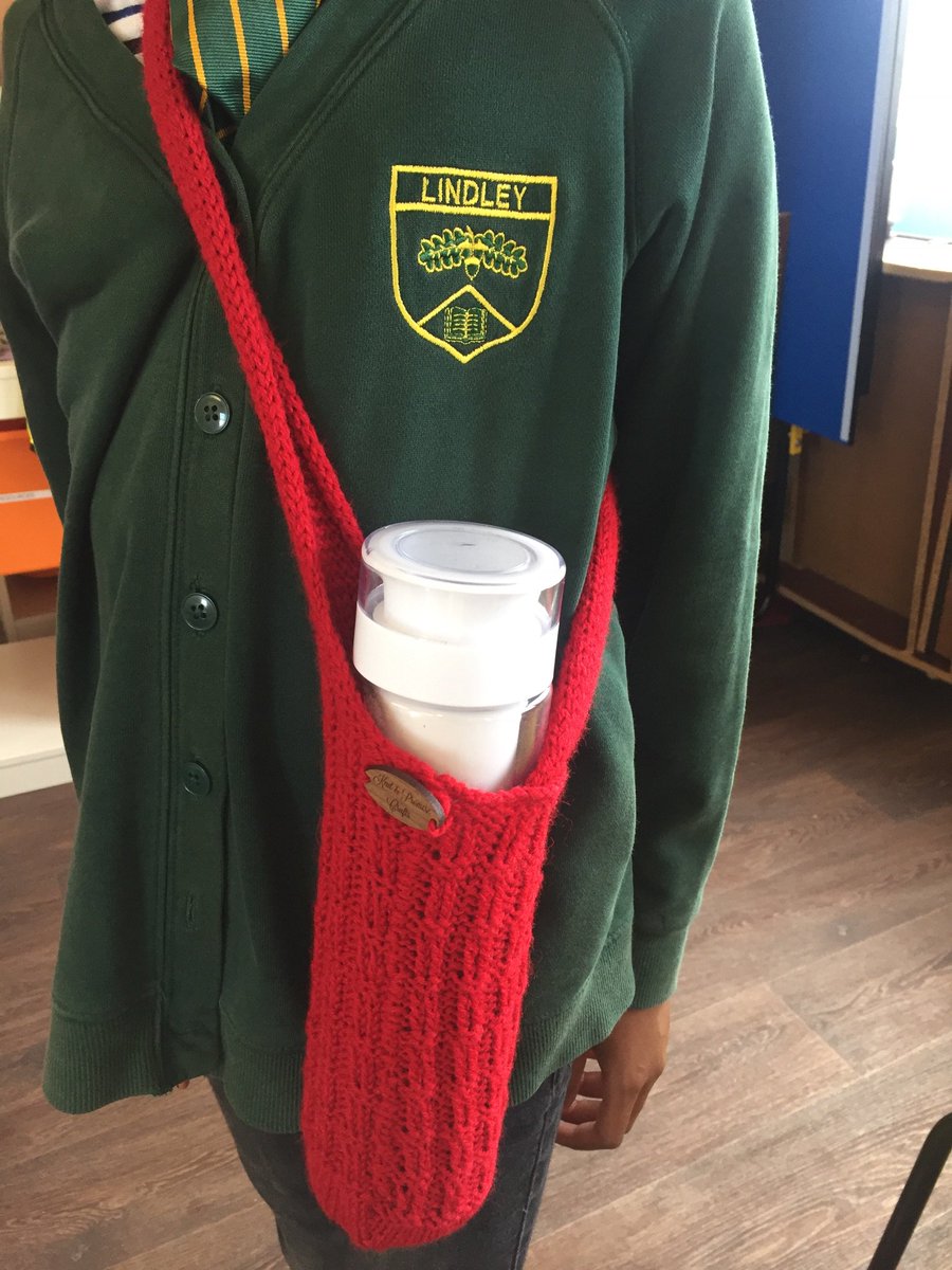 Is your child always forgetting their water bottle? Do they prefer to walk with their hands free without having to carry anything? This holder is perfect as it's strap is long enough to go across their body and they can pick your favourite colour too!  ow.ly/pFR630lB7xZ