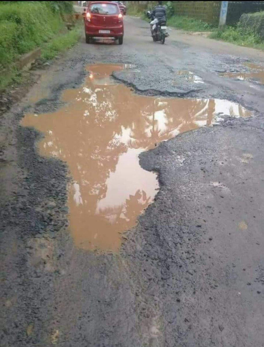 samkit000's tweet photo. इसे राष्ट्रीय गड्ढा घोषित किया जाये @aoutrageous @GaindaSwamy @LimesOfIndia @AsYouNotWish https://t.co/nE3LlAhvl0