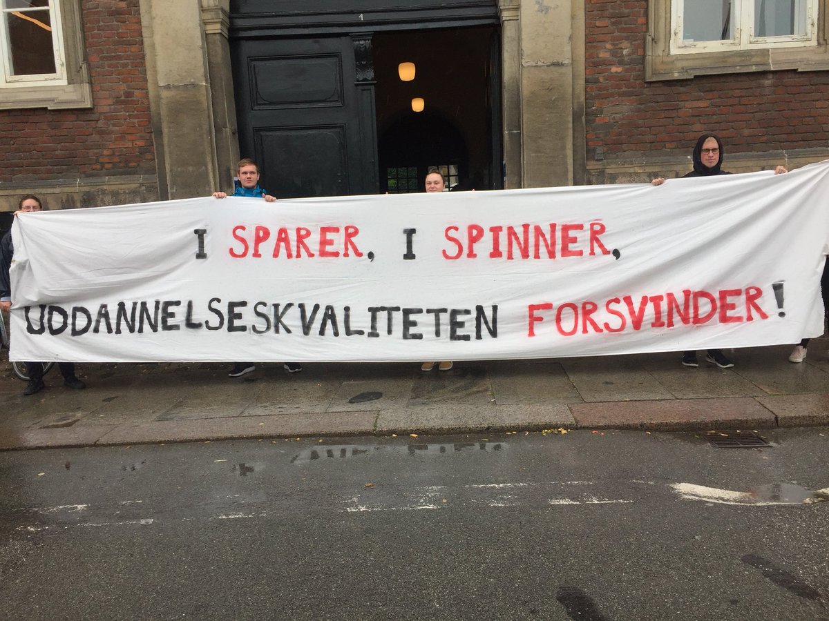 God formiddag fra @Finansmin, hvor @regeringDK snart vil forsøge at bilde os ind, at de stopper nedskæringerne i 2022. Det gør de IKKE. #uddpol