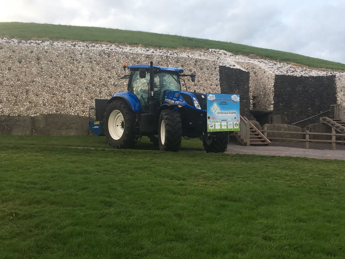 agrikid's tweet photo. The @EmbraceFARM tractor drive took a mythical stop off at Newgrange yesterday! Proud to be standing alongside everyone including #Tullyallen @MacranaFeirme #OurDrivetoRemember @NewgrangeFarm @meathchronicle https://t.co/s2v4MXbBGR