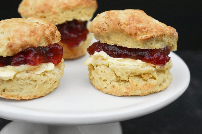 viewsbank's tweet photo. Morning Viewsbankers! Today we want to know what percentage of Viewsbankers said that scone should rhyme with gone. Let us know your best guess and Viewsbank username for a chance at £10!
#scone #gone #sconewiththewind https://t.co/A6HP5jlB6h