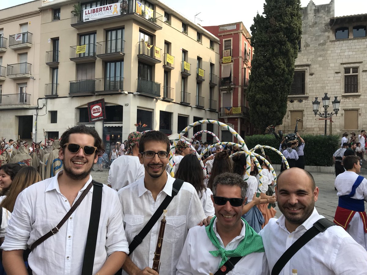 Bon dia!!! Entradeta a St Maria el dia de Sant Fèlix! #cercoletsonfire #pentacontents #FMVila18