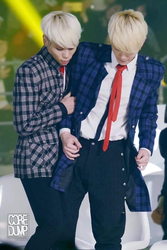 KNT____SHAWOL's tweet photo. น้ำตาไหล 😭😭ทำไมพวกเราต้องมาเจออะไรแบบนี้ด้วย #SHINee #OnJong https://t.co/Y65hfq37Kr