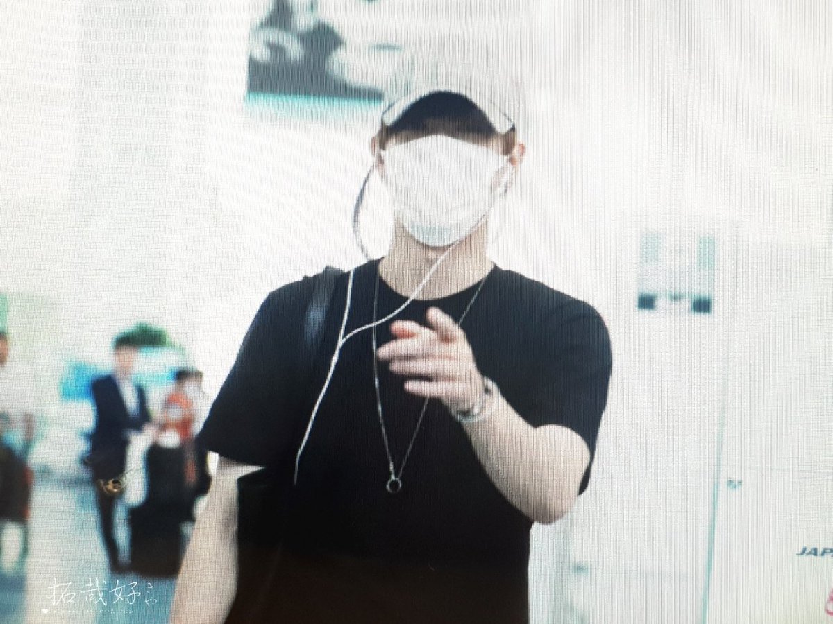 takuyaskia's tweet photo. 180830 하네다 출국 
 
_
#크로스진 #CROSSGENE 
#TAKUYA #타쿠야 #タクヤ #寺田拓哉 https://t.co/BYe3vvuk3c