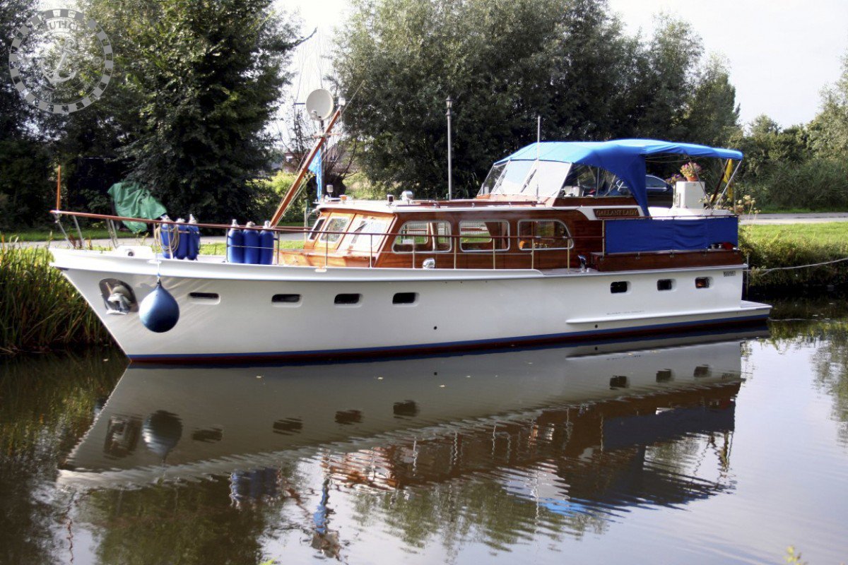 This extremely beautiful Super Van Craft 1260 is in an indescribable mint condition... See More >> 
motoryachting.com/listings/super…

#SuperVanCraft #RiverBoat #Belgium