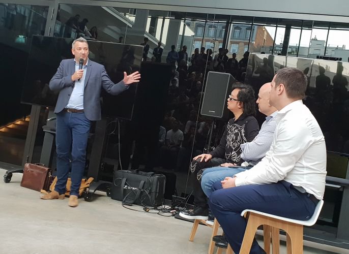 guerrierphilip's tweet photo. Reportage @placedelit: on a suivi la session @cryptomondaysFR à @joinstation https://t.co/3ZckJuaHb0 avec @ChainAcc, @loukerner et les pitches des start-up #blockchain en mode #ICO: @WesepICO, @MTK_blockchain, #ADMCS, @LedgityPlatform, @Livingway3 et @ArianeeProject https://t.co/7kqEMYInEc