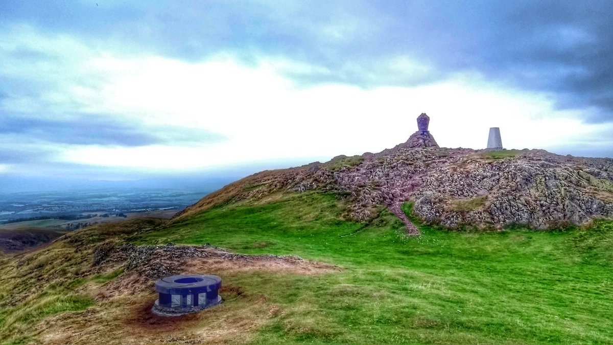 onefoto1's tweet photo. Ran Dumyat this week. It's a changed hill with a new path and monuments at the top. All for the better I'd say. #dumyat #stirling #onefoto https://t.co/HaNl1Y9Vav