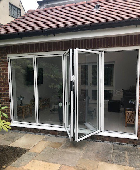 With the emphasis on slimline framing, while maintaining additional wall strength, we recommend the Visofold 6000 Range – Now on display at our Brasted showroom thewindowsanctuary.com/products/bi-fo… #bifolddoors #aluminiumbifolds #architecture #doorskent