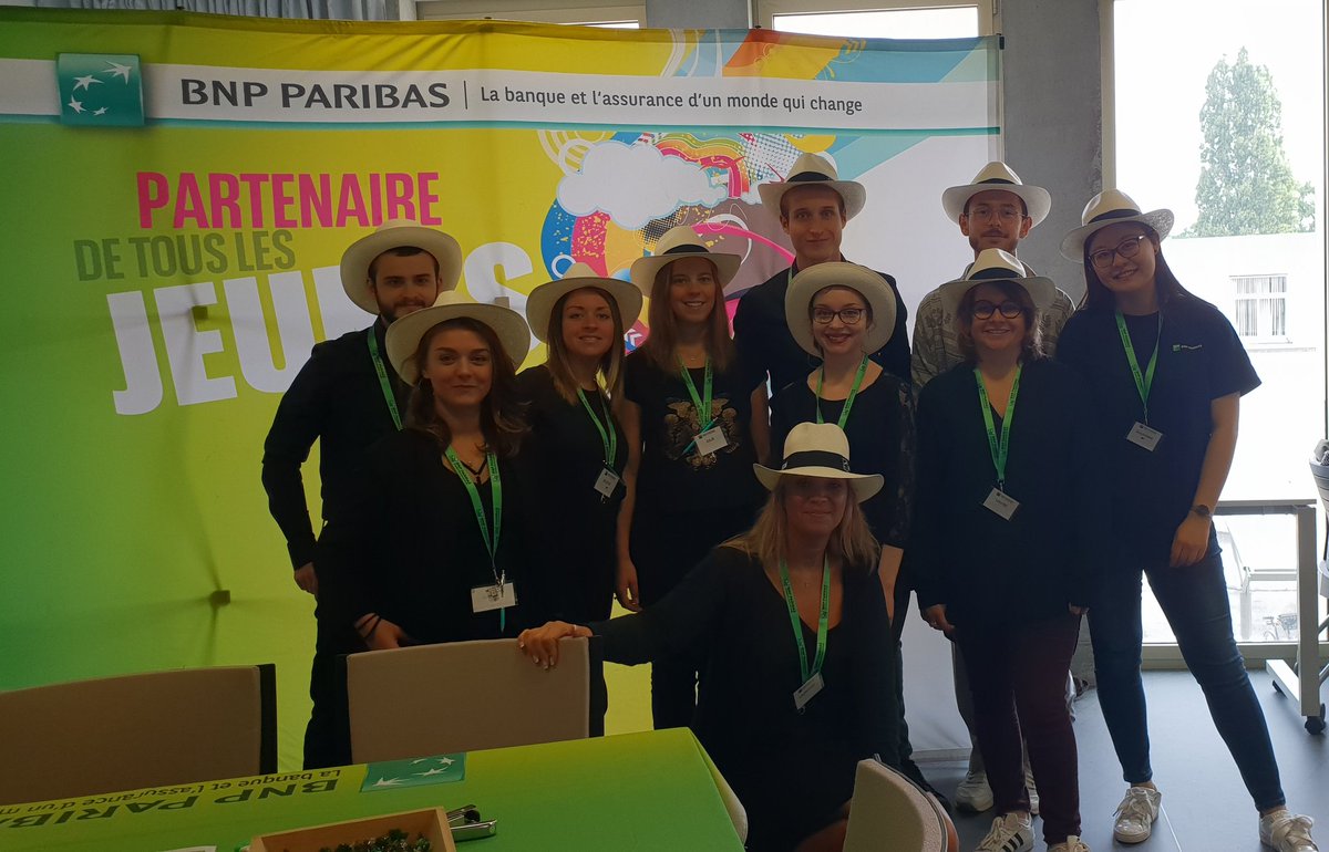 hemet_l's tweet photo. 1ère journée de la Rentrée #HECParis . Tous motivés pour accueillir les Étudiants MBA! https://t.co/h22Ba8ntoe