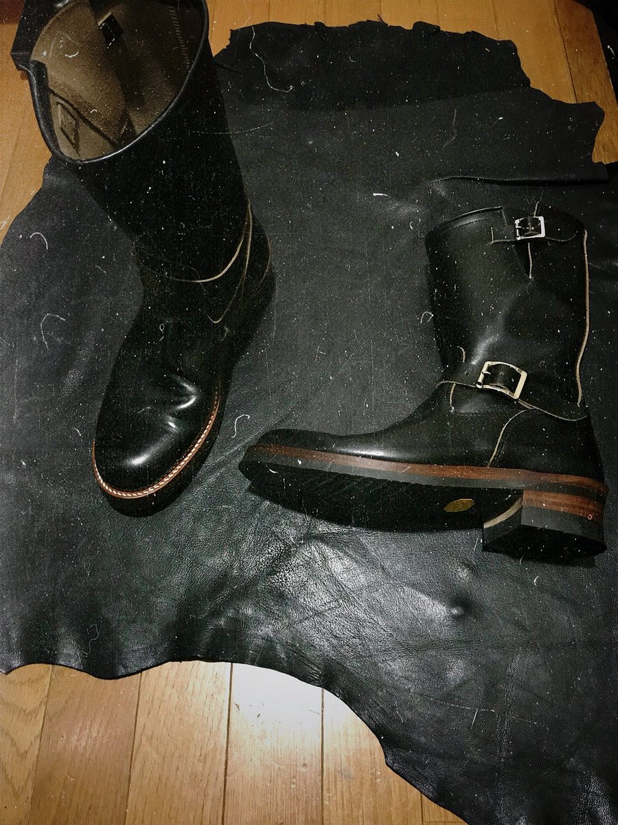 por_una_cabezza's tweet photo. attractionsのBILT BUCK 
エンジニアブーツをリウェルト、ダブルミッドソールカスタムして頂きました！アメカジ感満載に魔改造(^^)/
1枚目、2枚目:魔改造後
3枚目:魔改造前

#BOOTS #engineerboots #oldboots #steerhide https://t.co/LM52LBUGJq
