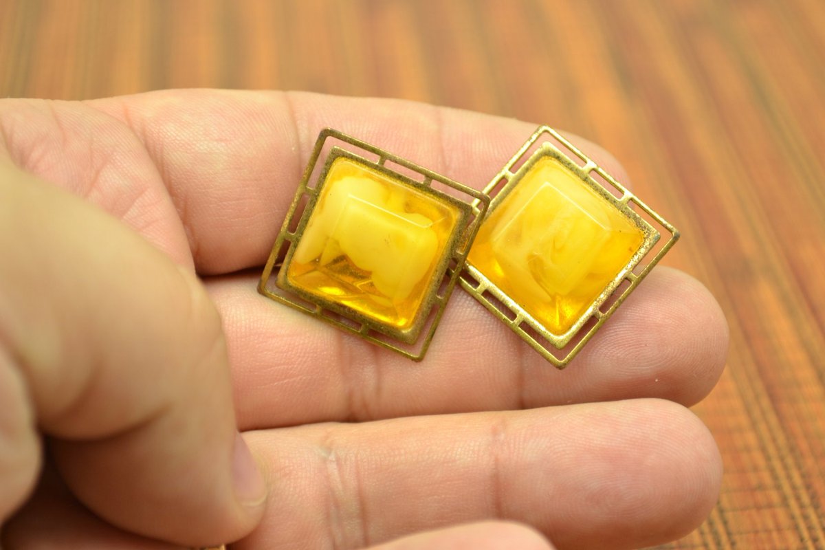 AntiquesUa's tweet photo. Excited to share the latest addition to my #etsy shop: Vintage cufflinks Retro cufflinks Metal cufflinks Round cufflinks Ussr cufflinks Russian cufflinksVintage Cufflinks #accessories #cufflinks #men #vintagecufflinks #retrocufflinks https://t.co/E4OtOrGhQQ https://t.co/tfH4Y69chM