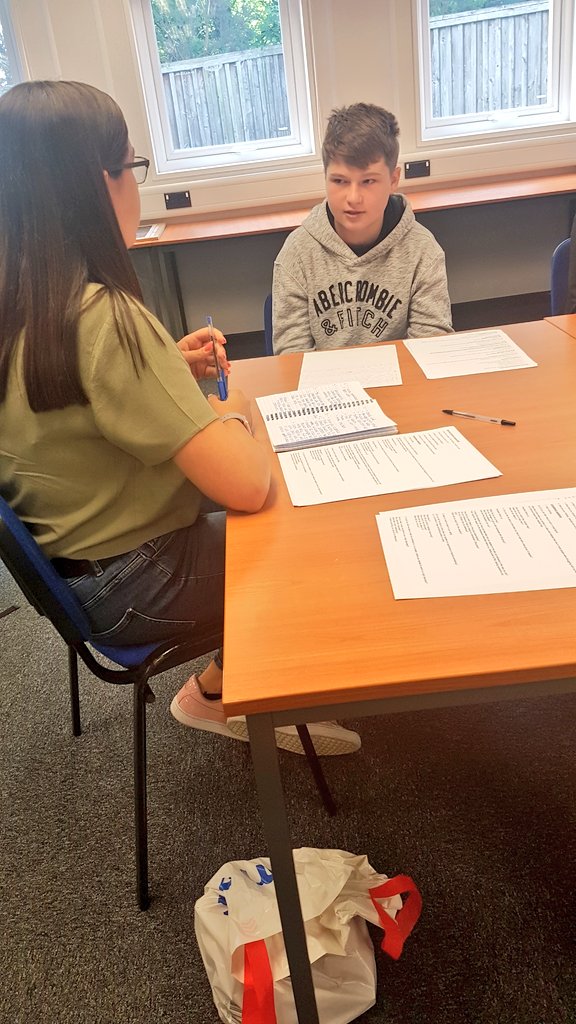 JLR_EBPC's tweet photo. Inspiring futures @JLR_EBPC @JLRSolihull @JLREducation 
Another way we are helping to inspire young minds and the future talent within #STEM #Engineering @BMetC JLR manager talks, interview and CV techniques, JLR apprenticeship talks, factory tours and lots more! https://t.co/1c6eRYS3OJ