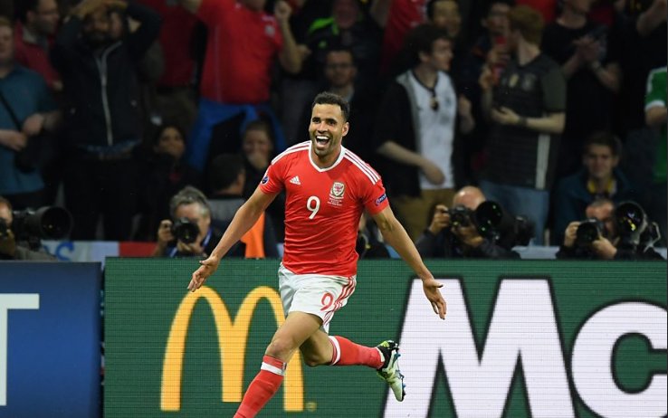 BBCSport's tweet photo. Hal Robson-Kanu says he has given up "part of my heart" after retiring from international football with Wales.
Full story: https://t.co/YCurLiy32o https://t.co/8sRjncQyTR