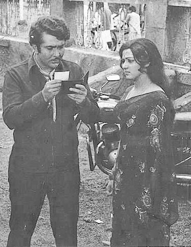 Film History Pics on Twitter: &quot;Hema Malini with Dharmendra in 'Jugnu'  (1973) &amp; with Randhir Kapoor in 'Haath Ki Safai' (1974) - both film  released on this day 30th August. @dreamgirlhema @aapkadharam…