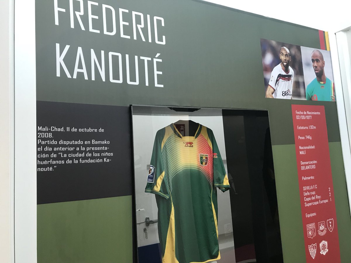 eldesmarque_sfc's tweet photo. 😉 A @FredericKanoute, Pablo Blanco, @JNavas y @AlvaroNegredo9 también ‘los verás’ en la Exposición #FútbolFanRiver de @Mude_market (Terminal de Cruceros Muelle de las Delicias, Sevilla). ¡Estáis invitados! https://t.co/ZVCBCqVuXj