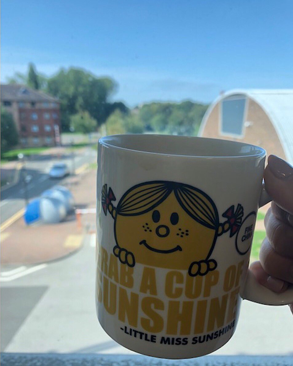 UNICstudents's tweet photo. Good morning from our new location on Avenue Campus ☀️☕️☺️ #IamUNIC 
Looking great, now we just need some students! https://t.co/jCFms5v0dg