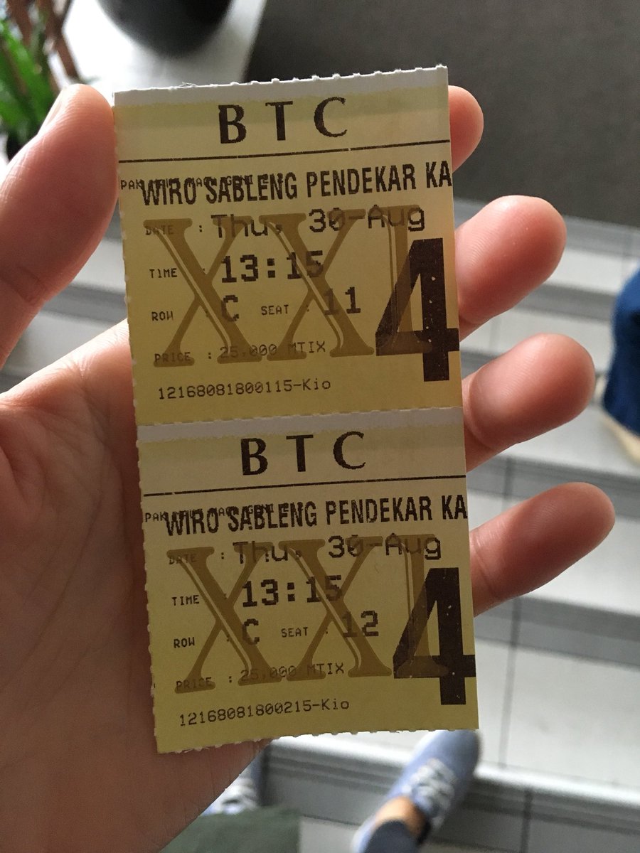 Sudah sableng bersama Wiro sableng 😍😍 Suka sama CGI, Scoringnya, acting para pemainnya.  <a href="/VinoGBastian__/">Vino G.Bastian</a> @MarcellSiahaan <a href="/sherinasinna/">🛸</a> <a href="/lalatimothy/">sheila timothy</a> <a href="/wirosablengID/">wirosablengofficial</a> 👏🏼👏🏼