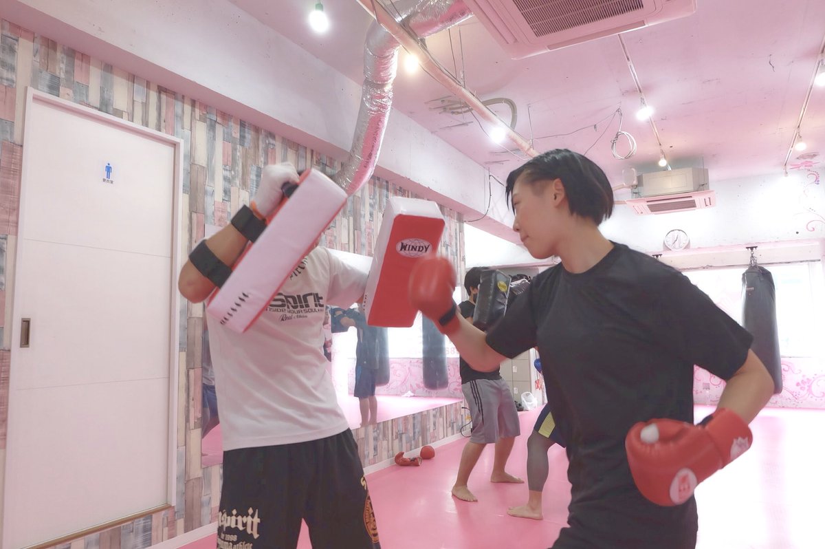 キックボクシング 格闘技スポーツフィットネスジム ファイトフィット池袋西口 リフレッシュにもぴったりです ボクシング キックボクシング フィットネス ジム 女性 女子 格闘技 ダイエット キックボクシング女子 埼玉 痩せる 痩せたい