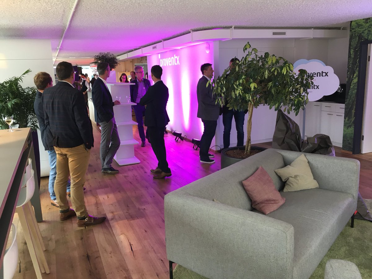 InventxAG's tweet image. Bereit für unseren Eröffnungsevent in St. Gallen: Let‘s get the party started! 🎉🎉 #newoffice #stgallen #itrockt