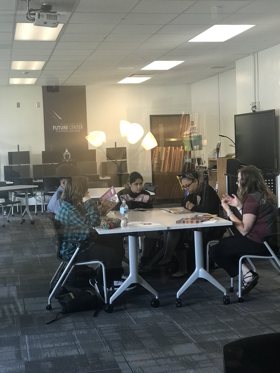 DrSherriBarrow's tweet image. Wonderul College Rep Visit from Central Michigan University @CMUniversity thank you for meeting with our @Shortridge scholars! @RepVisits @Naviance @jones_flora @EliseMartinell2 @IPSFutureCenter #IPSFutureCenters #RepVisits