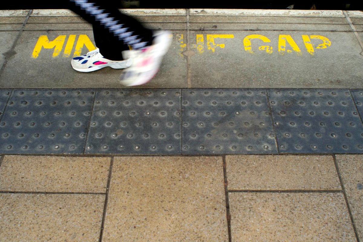 pauloreece73's tweet photo. Footfall #streetcandid #leeds #platformlife #commute #streetphotography #bustle #fujixe1 #fujiglobal #travel #trainstation #yorkshire #details #movin #35mm #tamron28mmf25 #textures #urbanscenes #citylife #wornwords #type #colourcolourcolour https://t.co/uvRSRLxJHZ