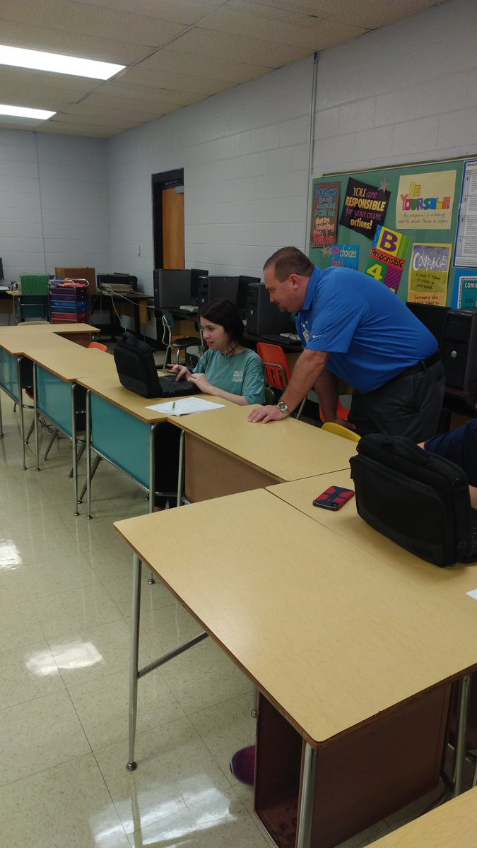 webbwillymad's tweet photo. Elliott Hamm from TCAT Hohenwald is helping a student sign up for dual-enrollment. #future #key7 https://t.co/3YaOposNNq