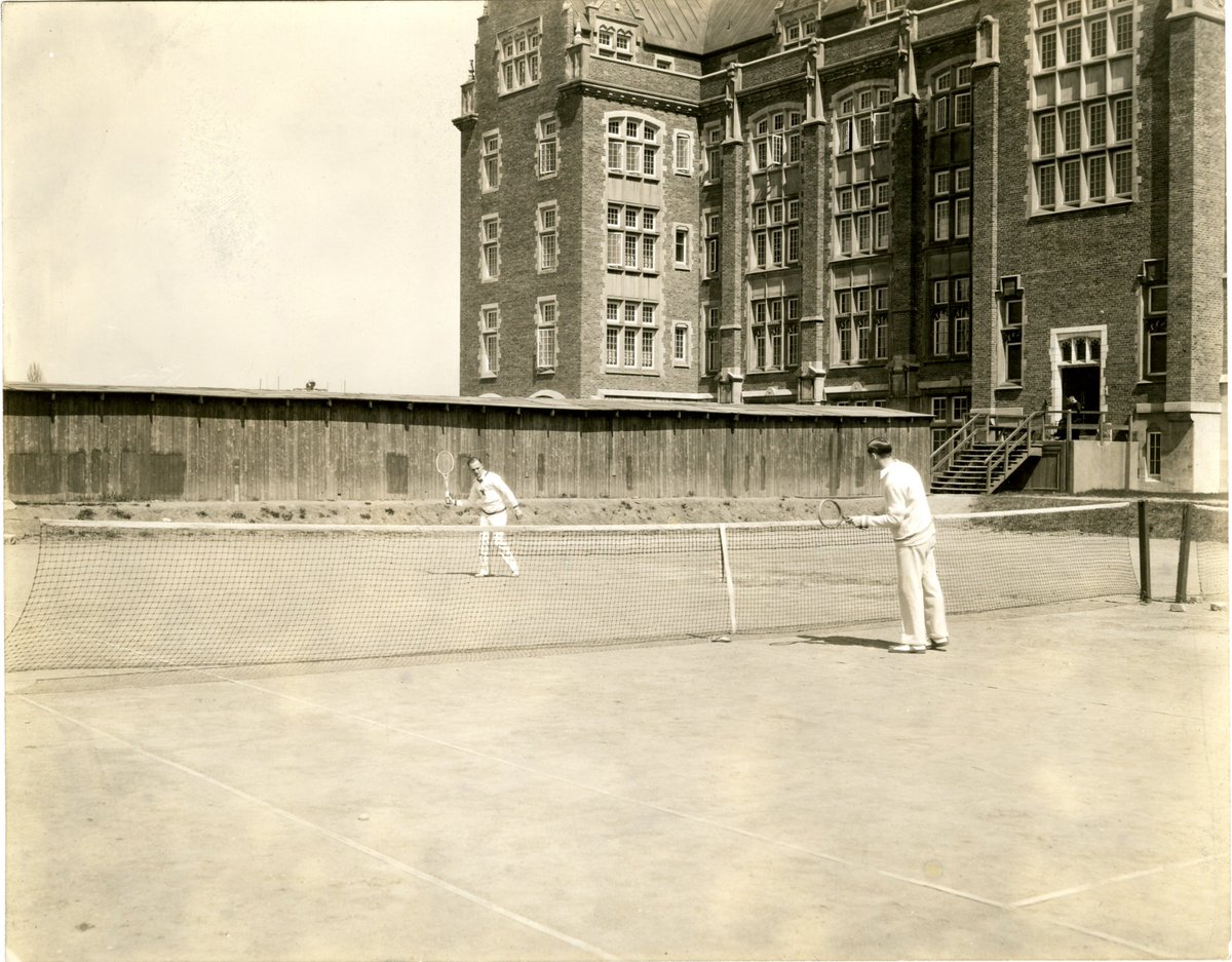 CU_Archives's tweet photo. Itโs #ThrowbackThursday and itโs #USOpen Playing #tennis at #Loyola in the 30โs https://t.co/QqqYwa6IqG
#VeryChic #NoSportsSuits #HowCanPlayDressedLikeThat #GoShapo #GoGenie #GoRaonic #GoNadal #GoSerena #GoEveryone #LetsHaveFun #TBT #FromTheArchives https://t.co/XJ7B0XNWjI