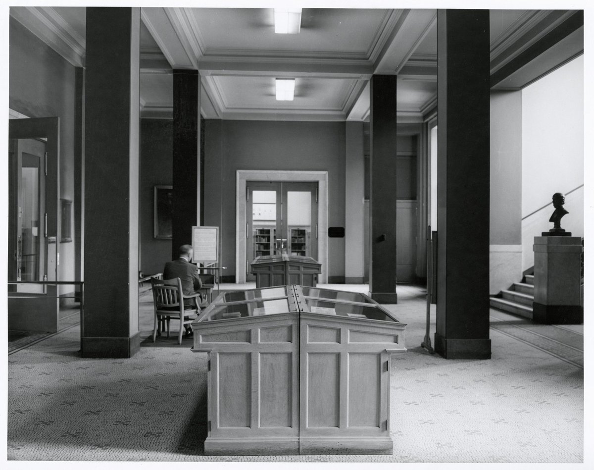 NewberryLibrary's tweet photo. You lobbied for more #ThrowbackThursday images, so here ya go! The Newberry lobby, in 1962 and today. https://t.co/ApIOntDuNR