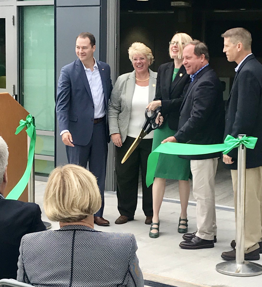 NYS_DASNY's tweet image. The ribbon is cut — officially announcing the completion of Eagle Hall @Brockport! @SUNY #SupportingStudentSuccess #designbuild @MachArchitect @PathfinderEandA