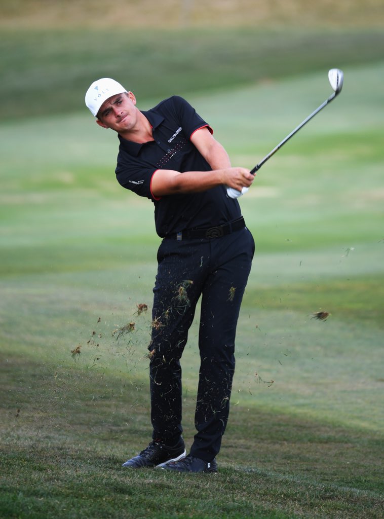 A brilliant opening 66 (-6) from @BezChristiaan at the Made in Denmark event on the <a href="/EuropeanTour/">European Tour Group</a> 🇩🇰 Keep it up Rambo...