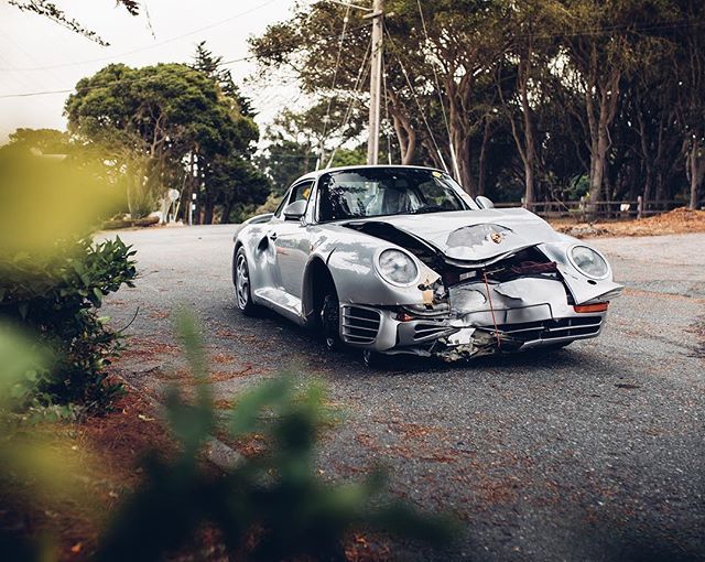AlexPenfold93's tweet photo. $467,500 of crashed 959. #restoretime #porsche #959 https://t.co/kEq2mD3KnB https://t.co/DCR90BvvSh