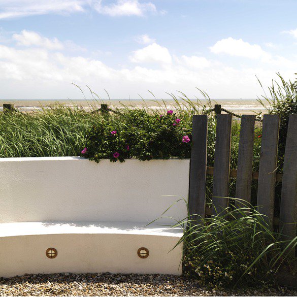 LightahomeUK's tweet photo. Check out our new coastal lighting range with a 10 year warranty! Lighting designed to withstand harsh elements in coastal &amp; exposed areas. Get 20% OFF our coastal lighting range with code 'Coastal20' until the end of Sept https://t.co/11XRiBa4ti #discountcode #lighting #mygarden https://t.co/qFeJah569s