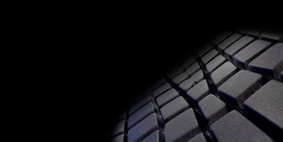 Comfortable and flexible, the Ti22 is crafted using revolutionary SegTek construction. Each Ti22 has at least 100 flexible sections which mould to the shape of the body allowing for total comfort. In the Ti22, you don't have to compromise on comfort, style or safety. 💪 #Champion