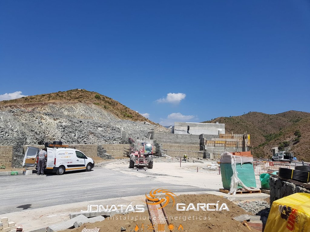 jonatasing's tweet image. Trabajos llevado a cabo en complejo residencial Real de la Quinta (#Marbella): #fontanería, #electricidad e #iluminación de las fuentes y cascadas. Para la fontanería hemos utilizado polietileno electrosoldable. #fontaneríaMálaga #electricidadMálaga #iluminaciónMálaga 654068159