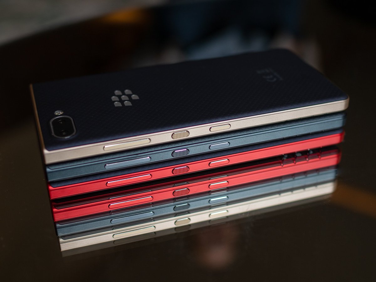 andrewmartonik's tweet photo. This is the best photo I took of the BlackBerry KEY2 LE https://t.co/4b4NLNE9LZ