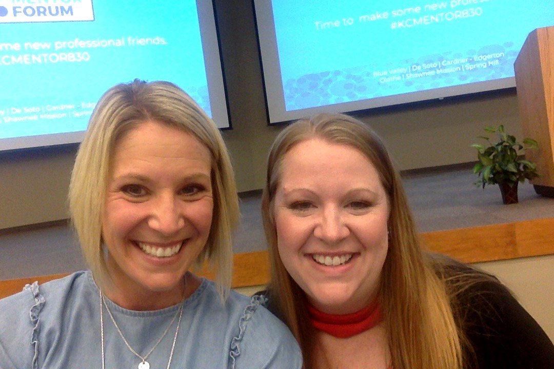 MrsPotterIC's tweet photo. Started my morning meeting new friends with the #socialselfiechallenge (which is a real challenge when you leave your phone at home!) & watching a video on first year teachers! Thank you BV for hosting! My cup is full this morning! #KCMentor830 https://t.co/EkMqS373sn