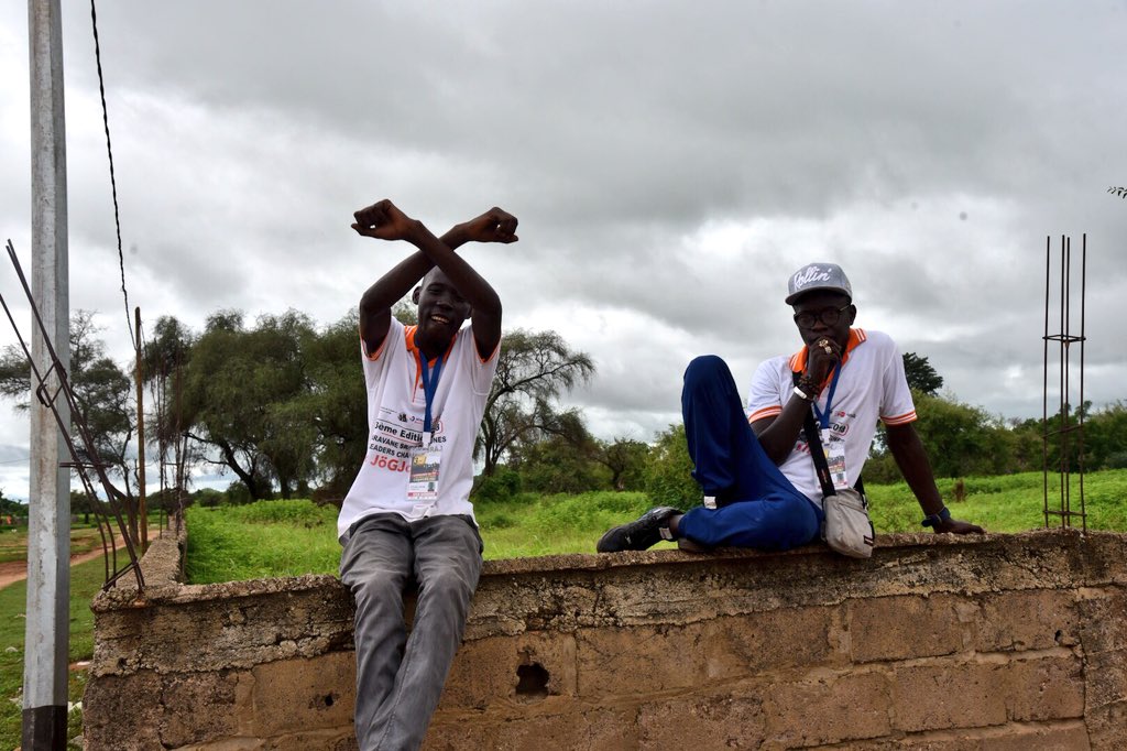 UNFPASenegal's tweet photo. La caravane #JoGJotna dans le village de Gabou, rencontre avec les communautés autour des questions sur le mariage des enfants, les grossesses précoces, l’excision et les violences basées sur le genre. @AmbCanSenegal @ffmuskoka @GideonGueye @MoussaFaye9 @compaore_cecile #kebetu https://t.co/LAWoJBHas6