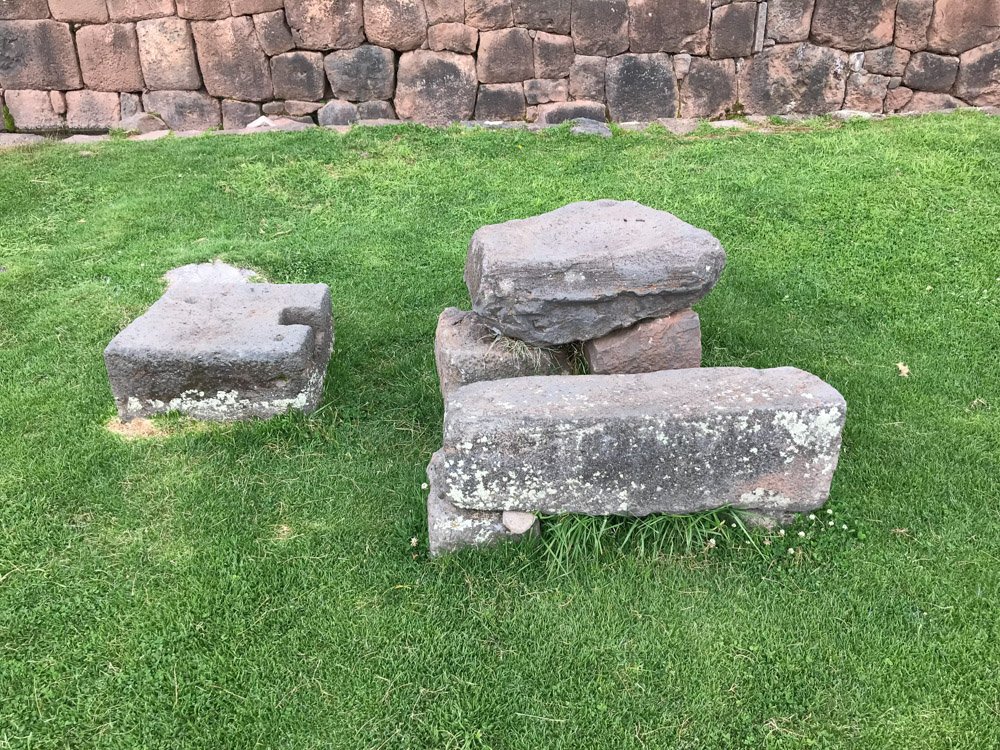 historyjp__'s tweet image. [ペルー-ティポン]儀式などに使われたと見られる加工された石。インカでは太陽や水など、あらゆる自然を崇拝して祀っていました。 historyjp.com/article.asp?ki…
#ペルー #ティポン #Tipon #世界遺産 #クスコ #遺跡 #インカ #旅 #worldtravel #聖なる水 #太陽の神殿 #旅行記 #世界旅行 #travel