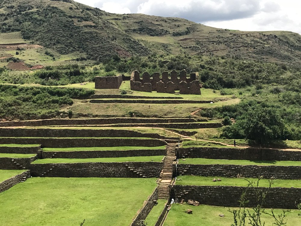 historyjp__'s tweet image. [ペルー-ティポン]教会であったと言われるIglesia Raki。狭く区切られた塔のような遺構が見られます。人々の祈りの場であったのでしょう。 historyjp.com/article.asp?ki…
#ペルー #ティポン #Tipon #世界遺産 #クスコ #遺跡 #インカ #旅 #worldtravel #聖なる水 #太陽の神殿 #旅行記 #世界旅行 #travel