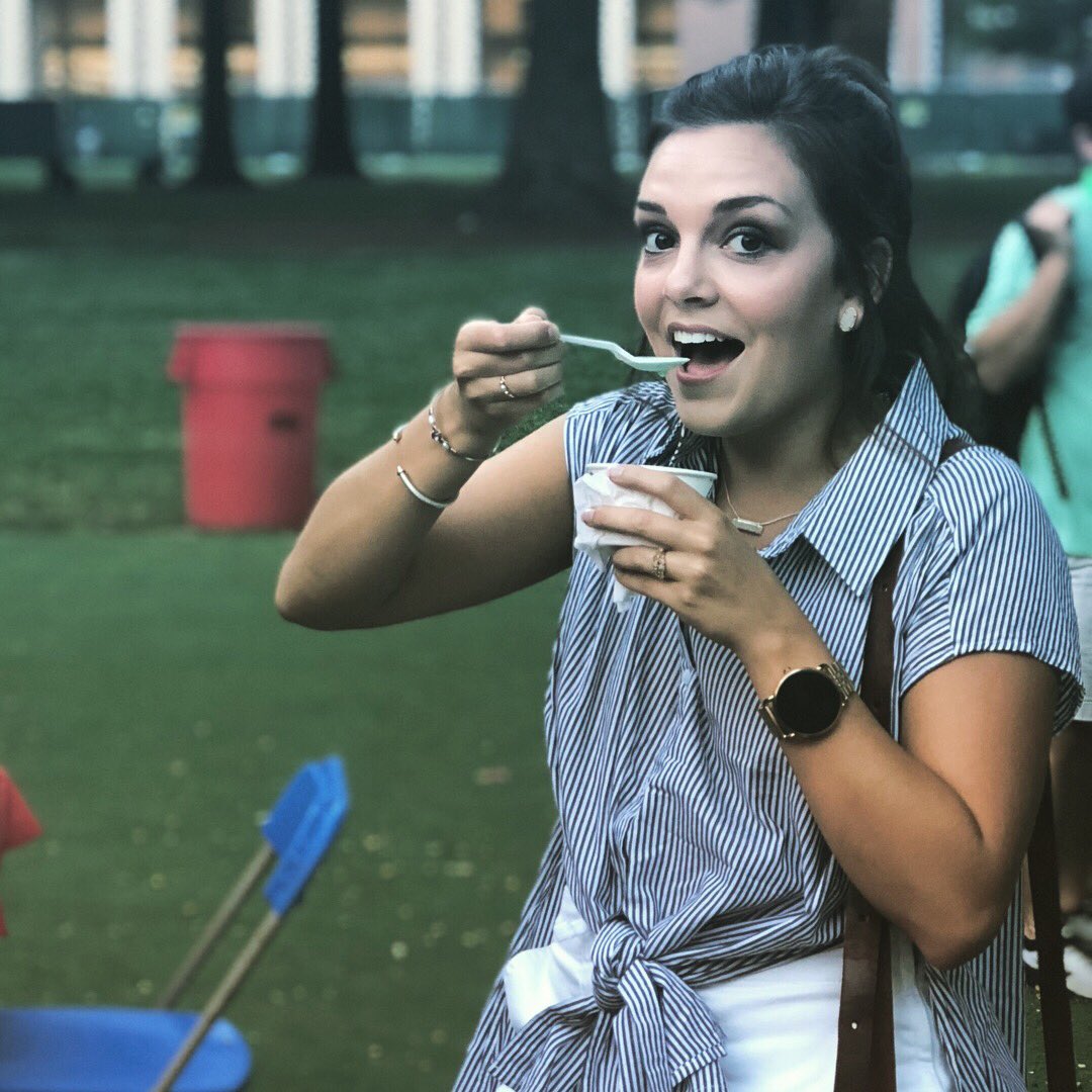 OleMissPSoA's tweet photo. #MastersMixer2018 is in the books!Thanks to #BAP and @HSTOxford for helping us get a few degrees cooler🍦, while our students get one degree hotter!🔥 🎓 #MADA #MTDA #MACCY #MTAX #WelcomeHomeRebs #PSoA https://t.co/V1mPACD9J1