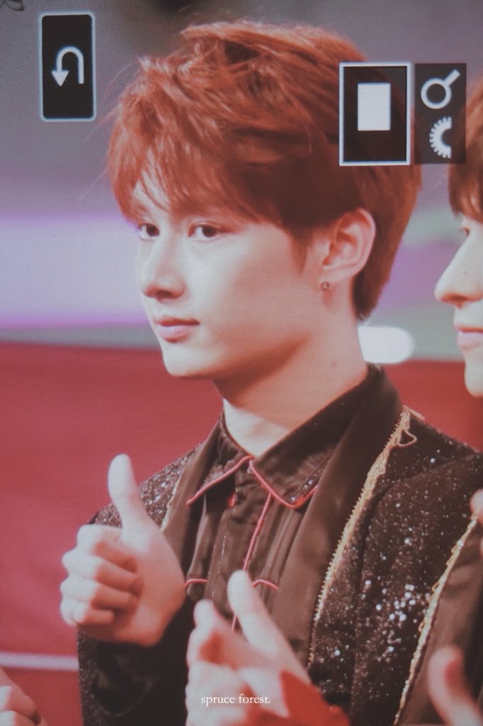 180830

#준 #문준휘 #文俊辉 #JUN #세븐틴 #SEVENTEEN